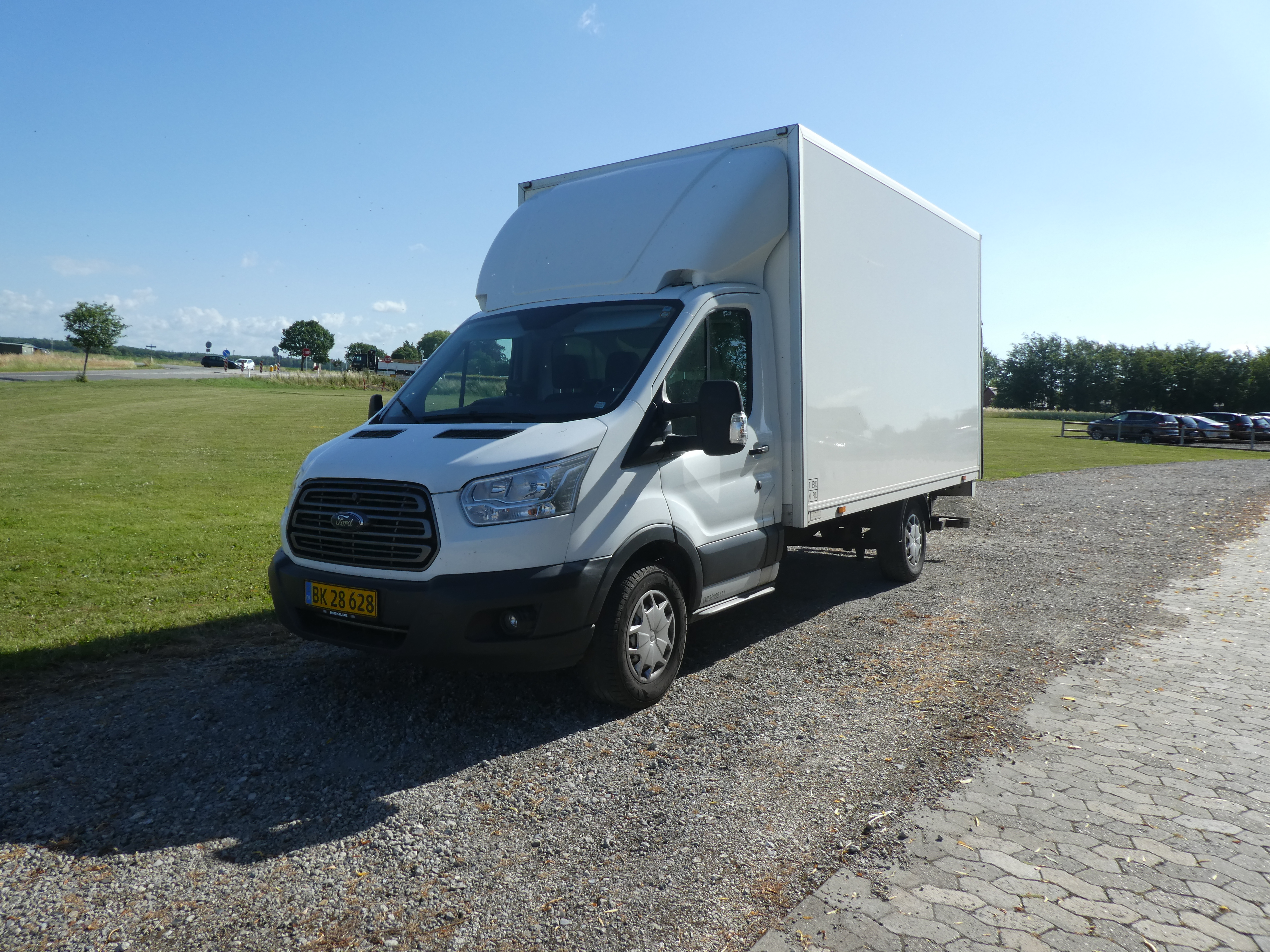 Ford Transit (Flyttebil med lift) - Udlejningsbil